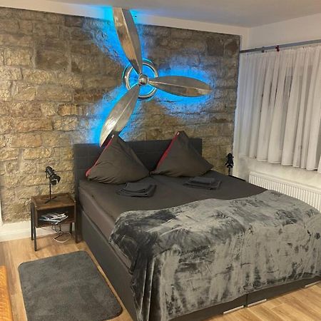 Propeller Gaestehaus Eg Епинген Екстериор снимка
